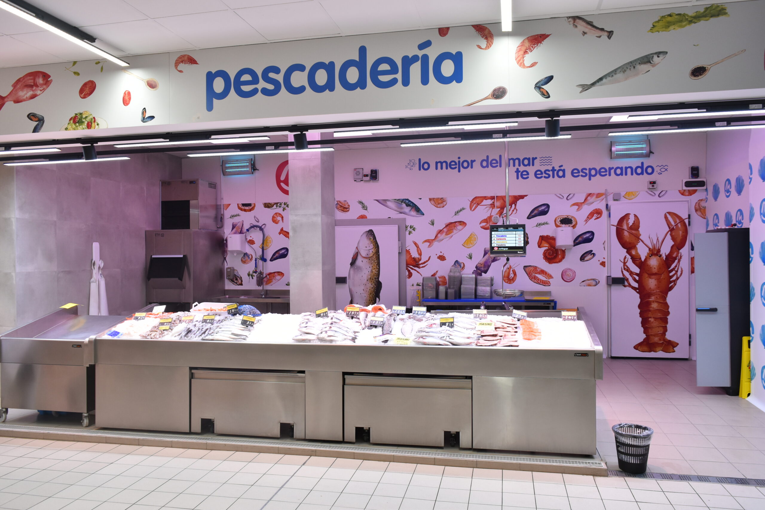 Pescadería iluminada