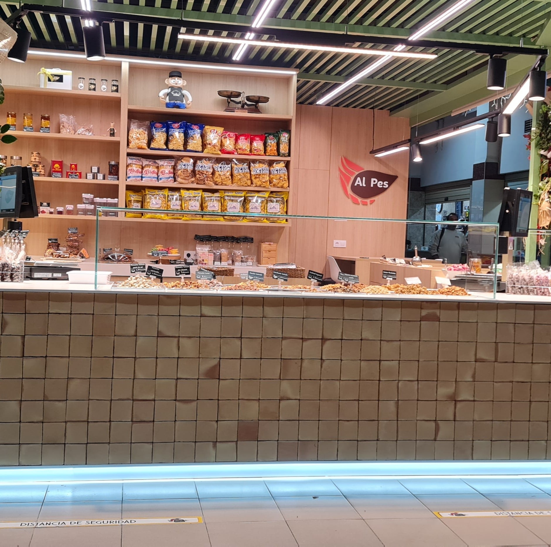 Iluminación en mostrador con frutos secos