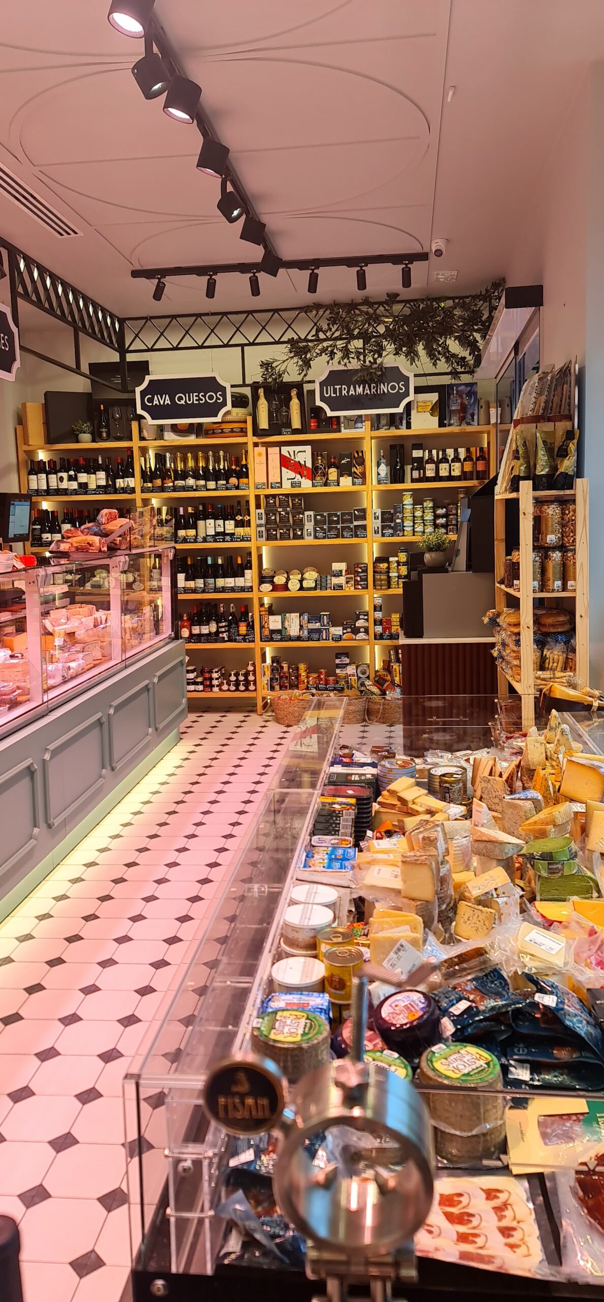 Interior tienda gourmet